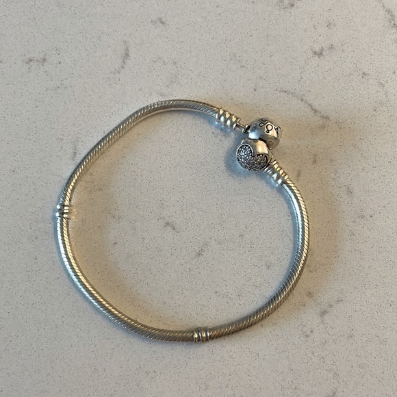 Pandora Moments Sparkling Heart Clasp Snake Chain Bracelet - Picture 2 of 7